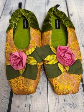 Goody Goody Bon Bon Pink Gold Silk Velvet Brocade Whimsical House Slippers 9